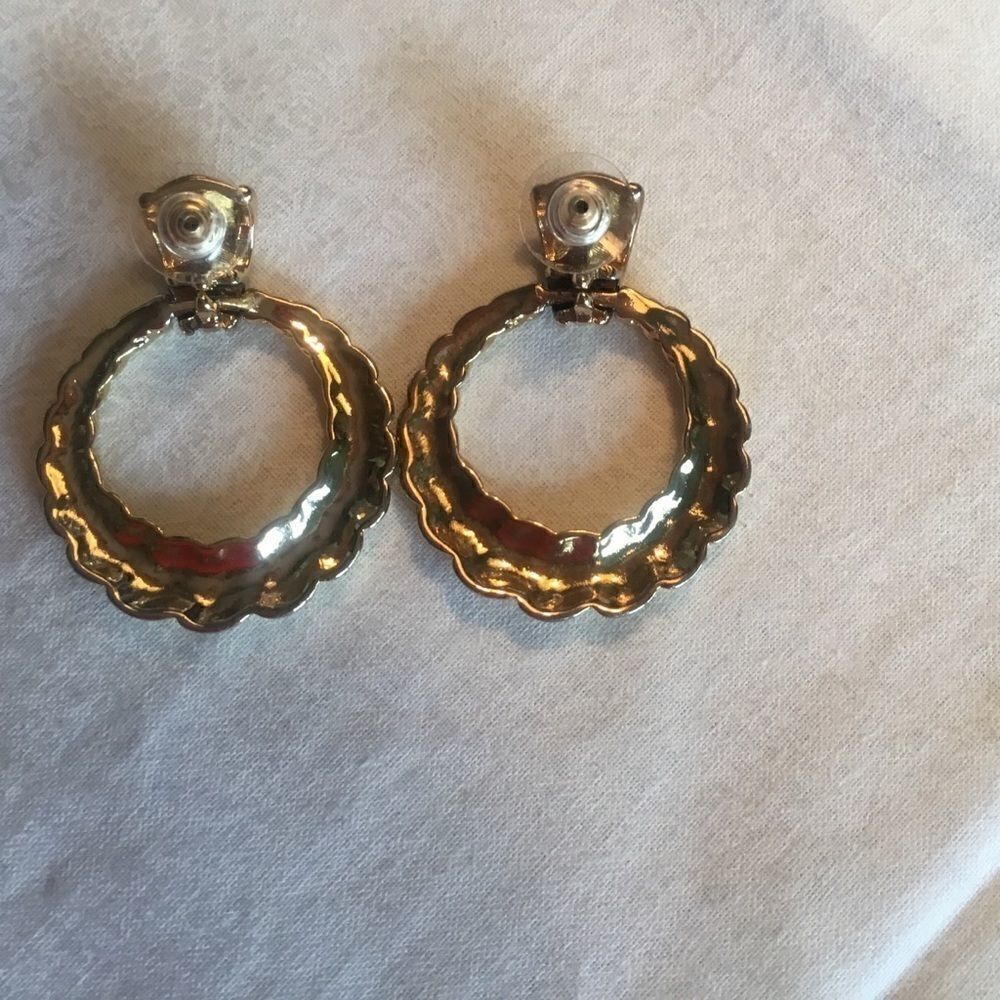 $10 ea or 3/$20. Goldtone Door Knocker Earring - Picture 3 of 9